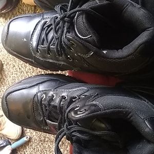 None slip work boots